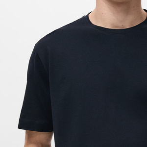 Precio de Fábrica para Compradores al por Mayor: Camiseta Básica Versátil para Hombre con Diseño de Logotipo Personalizable en Color Sólido 2026 - Product Image 3
