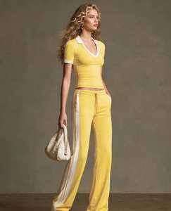 Ensemble 2 pièces jaune pour femme, haut à manches courtes et col en V et pantalon long, survêtement sportif - Product Image 3