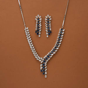 Collar Clásico para Mujer con Circonitas, Aleación de Latón y Cobre, Bañado en Rodio, Cadena de Cuerda de 14 Pulgadas, Joyería de Aniversario - Product Image 1