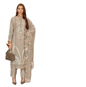 Ensemble Salwar pakistanais brodé en organza - Product Image 1