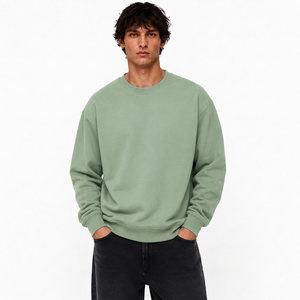 Sudadera personalizada para hombre de forro polar grueso con cuello redondo, efecto lavado desgastado, gráfico personalizado en la espalda y dobladillo acanalado. - Product Image 6