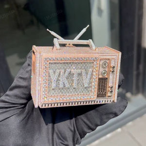 Colgante con Forma de Televisor con Incrustaciones de Diamantes |   Letras Personalizadas en 3D |   Rosa y Oro Blanco |   Moissanita VVS1 |   Bling de Lujo Estilo Hip-Hop |   Plata 925 | - Product Image 1