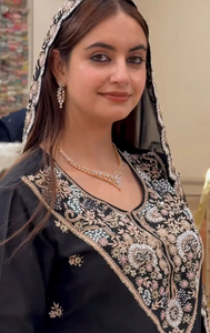 Conjunto de Salwar Kameez Negro Bordado, Vestido Pakistaní con Dupatta Pesada, Estilo de Encaje Floral para Bodas y Fiestas - Product Image 2