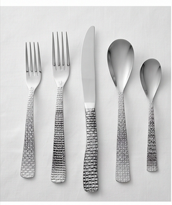 Juego de Cubiertos de Acero Inoxidable, Diseño Minimalista, Acabado Martillado, Apto para Lavavajillas, Vajilla para Bodas - Product Image 1