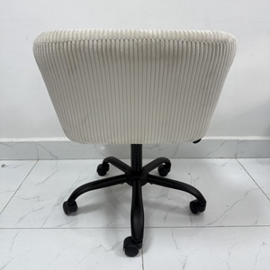 Chaise de bureau pivotante à domicile en tissu crème élégant avec dos incurvé - Product Image 4