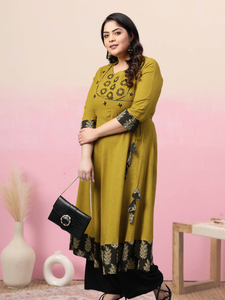 Colección de Kurta Angrakha con lentejuelas y Kurta Anarkali bordada de algodón, ropa étnica para mujer, estilo festivo y elegante. - Product Image 2