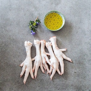 Patas de Pollo Enteras Limpias, Congeladas IQF, Calidad Halal Premium, 24 Meses de Vida Útil, Empacadas en Cartones a Granel, Suministro de Alimentos al por Mayor Importados - Product Image 6