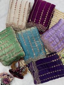 Sari Tradicional de Seda Suave con Hermosos Bordados de Cuentas, Brillo Dorado para la Fiesta de Diwali, Sin Arrugas, de Secado Rápido - Product Image 2