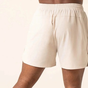 กางเกงขาสั้นออกกำลังกายสำหรับผู้ชาย รุ่น Summer Gym Porous Side Cut Short ตัดเย็บด้วยผ้าเนื้อดี พร้อมดีไซน์ริปส์ สำหรับออกกำลังกายแบบ RDL และเล่นเวท  มีกระเป๋าแบบไม่มีซิป - Product Image 4