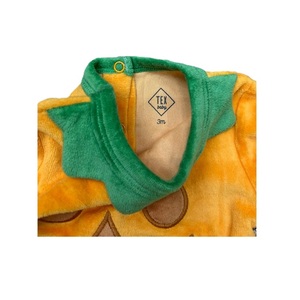 Mono largo informal para niños, color verde y amarillo, traje de Halloween para bebés con logo frontal y botones a presión, proveedor de Bangladesh. - Product Image 1