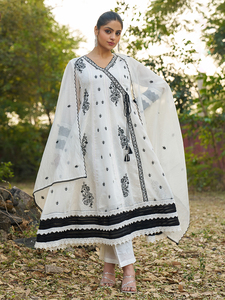 Conjunto de Salwar Kameez Kurta Étnico Bordado en Algodón Blanco, con Encaje Floral, Manga Larga, para Bodas y Diwali - Product Image 4