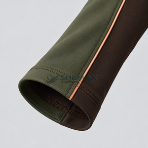 Camisetas ligeras para montar a caballo diseñadas para libertad de movimiento, control de la humedad y una cómoda capa base para usar bajo la ropa de equitación. - Product Image 5