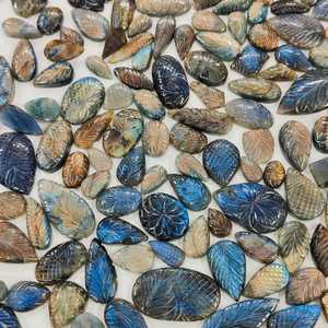 Lot de cabochons en labradorite naturelle multi-couleurs, irisée, avec éclat bleu, pour la création de bijoux par MAHNA GEMS - Product Image 2
