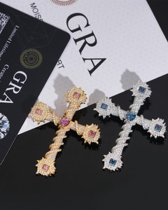 Pendentif croix en argent sterling 925 et moissanite pour enfants, serti de griffes, plaqué rhodium et or, style hip-hop, idéal pour les fêtes - Product Image 5