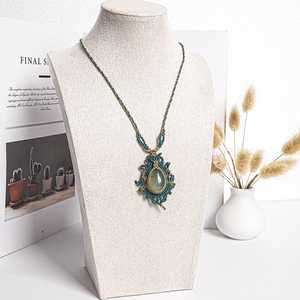 สร้อยคอหินประดับมาคราเม่สีทองและสีเงิน |   เครื่องประดับโบโฮงานฝีมือลายฉลุสุดหรู |   บริษัท มังกัลมาย คอร์ปอเรชั่น เอ็กซ์พอร์ต - Product Image 5