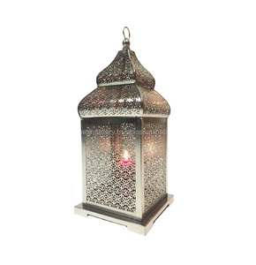 Ramadan โคมไฟโลหะหกเหลี่ยมชุบทองพร้อมโคมไฟเทียนแก้วลวดลายน้ำ - Product Image 1