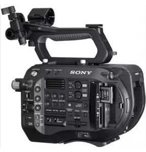 Kit caméscope 100 % Super 35 avec objectif zoom 18-110 mm (PXW-FS7M2K) avec carte mémoire 120 Go, sac, kit de nettoyage et plus encore - Product Image 1