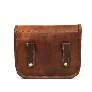 Sac de voyage en cuir marron de style vintage avec fermeture à glissière robuste et poignée souple - Product Image 4