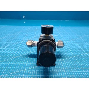 Régulateur-filtre SMC AW3050-03BG-R d'occasion – Pièces détachées d'équipement semi-conducteur d'époque - Product Image 4