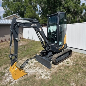 Miniexcavadoras John Deere en venta con un peso de 10847 lb y sistema eléctrico de 12 voltios para mayor fiabilidad en el campo de trabajo. - Product Image 1