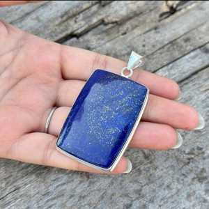 Pendentif artisanal en lapis-lazuli et argent sterling 925, pierre précieuse bleue naturelle, bijou de guérison, cadeau - Product Image 2