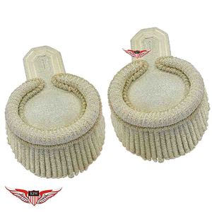 Elegantes y Duraderos Accesorios de Vestimenta Ceremonial: Epaulettes de Tela Trenzada Beige, Ecológicos, Vintage y Personalizables de Lujo - Product Image 1