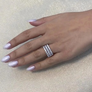 Anillo de Compromiso de Diamantes Cultivados en Laboratorio, Anillo de Boda de Tres Hileras, Certificado IGI, Claridad VVS+, Oro Sólido de 14K, Minimalista para Mujer - Product Image 4