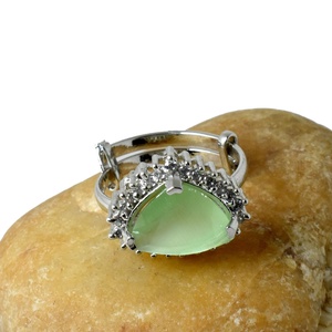 Bague ajustable plaquée or 22 carats avec rubis et zirconiums cubiques, bague de cocktail, bijou de mariage et de fiançailles traditionnel - Product Image 3