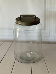 Élégant pot en verre pour cuisine avec couvercle en métal inoxydable, conçu pour conserver le sucre, le sel, le thé et le café frais - Product Image 6