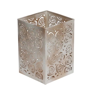Portavelas Decorativo de Metal con Diseño Intrincado Recortado, Resistente al Óxido, Tamaño y Forma Personalizables - Product Image 3