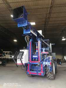 Máquina Perforadora de Pozos de Agua Montada en Tractor PRL PTBW-100 con Compresor de Aire de 575 CFM Montado en Remolque – 225 PSI - Product Image 4