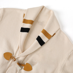 Cardigans en tricot premium Alpha Neutral pour hommes, logo personnalisé, vêtements universitaires, fraternité, collège, école, vente en gros, OEM, ODM - Product Image 4