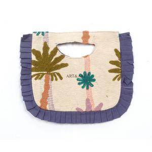 Bolso clutch kantha con cierre magnético de diseño moderno, fabricado en India, el más vendido, disponible a precio de mayoreo para exportación. - Product Image 1