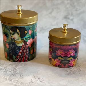 Pot de rangement en métal blanc de style nordique |   Pot à fruits et en-cas à motifs floraux roses |   Pot de rangement pour bonbons avec couvercle en verre orné d'éléments dorés - Product Image 4