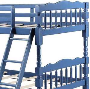 Lit superposé double en pin massif sculpté de style classique TNT, durable, avec échelle et barrière de sécurité, design traditionnel, pieds bleus, Binh Duong - Product Image 3