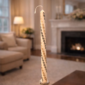 Bougie en cire de soja conique de qualité supérieure, motifs tourbillonnants noirs et dorés complexes, parfum lavande, sans fumée, pour une ambiance relaxante. - Product Image 1