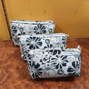 Ensemble de 3 pochettes matelassées à fermeture éclair, grandes, résistantes à l'eau, en coton 100% écologique, à motifs floraux, pour organiser le maquillage des femmes - Product Image 1