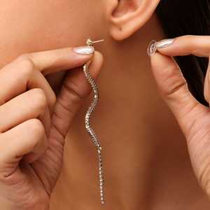 Pendientes colgantes de serpiente antideslustre PRAO con detalle de diamantes de imitación - Product Image 1