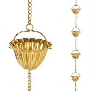 Chaîne de pluie en métal doré cannelé au design magnifique, pour gouttière et déversoir d'eau de pluie, accent décoratif pour la maison et le jardin, en promotion - Product Image 1