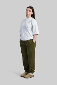 เสื้อยืดคอกลมแขนสั้นผู้ชาย สีขาว ผ้าฝ้ายเจอร์ซีย์ 100% ทรงปกติ สวมใส่สบาย ระบายอากาศได้ดี น้ำหนัก 240 กรัม ผ้าถัก ดีไซน์เรียบ - Product Image 2