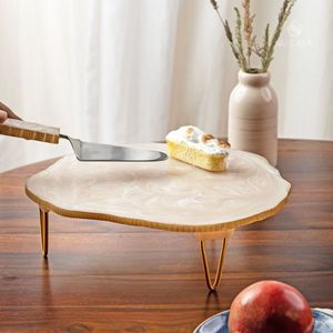 Beautiful Resin Cake Stand with Modern Luxury Design Suitable for Bakery Presentation and Special Occasion Decoration - Product Image 6