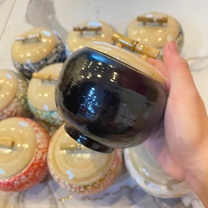 โถไม้ไผ่ลายเปลือกมุก ทำจากตัวโถไม้ไผ่และฝังเปลือกมุก สำหรับเก็บของใช้ในบ้านและตกแต่งบ้าน ผลิตในเวียดนาม - Product Image 1