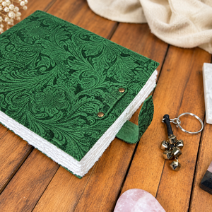 Carnet de notes en cuir vert à motifs floraux, couverture rigide, avec papier vintage fait main à bords festonnés, reliure cousue, 100 feuilles - Cadeau - Product Image 2