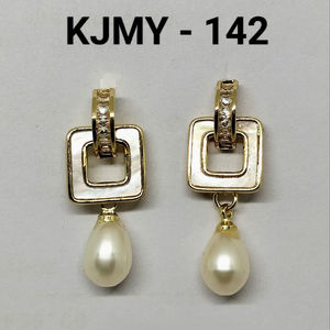 Boucles d'oreilles pendantes en perles d'eau douce, géométriques carrées, plaquées or, anti-ternissement, fabricant et fournisseur en gros de bijoux - Product Image 5