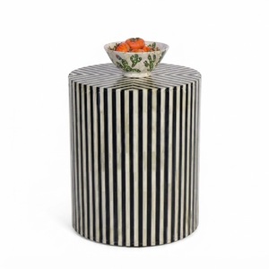 Mesa de centro redonda de lujo con incrustaciones de hueso a rayas blancas y negras hecha a mano con base de latón para muebles de hotel o villa. - Product Image 3
