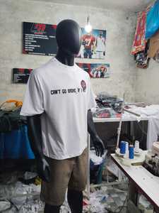 T-shirts avec impression graphique personnalisée, nouvelle collection, t-shirt de sport à prix bas, fabriqué au Pakistan directement par l'usine Long Mission. - Product Image 3