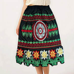 Vêtements brodés tropicaux, jupe florale vintage en coton, tenue de tous les jours, style des îles de la Micronésie, style pacifique, jupe micronésienne - Product Image 1