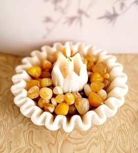 Urli moderne en marbre blanc, forme de fleur festonnée, fait main, pour mariage et réceptions - Product Image 2