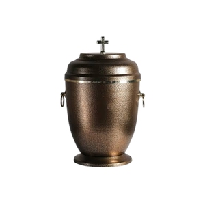 Urne funéraire chrétienne religieuse en bronze métallisé texturé avec croix polie en tête et poignées en anneaux - Product Image 3
