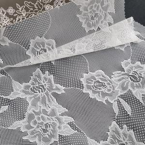 Tissu en dentelle extensible léger à motif floral, nylon et élasthanne, maille chaîne 147 cm, pour robes de mariée, lingerie et vêtements - Product Image 1